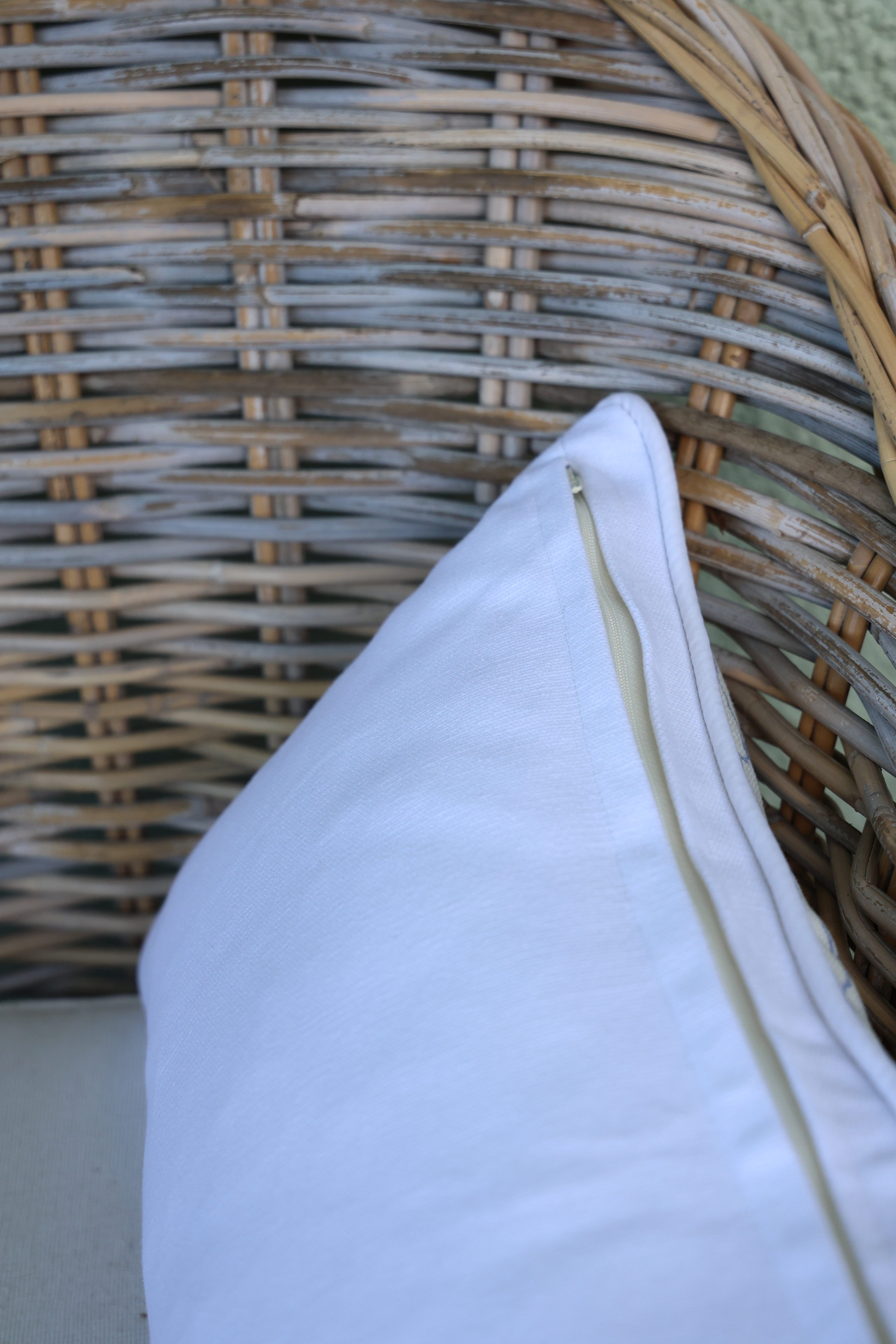 Ocre Designs 'Delft blue mini lattice linen' cushion