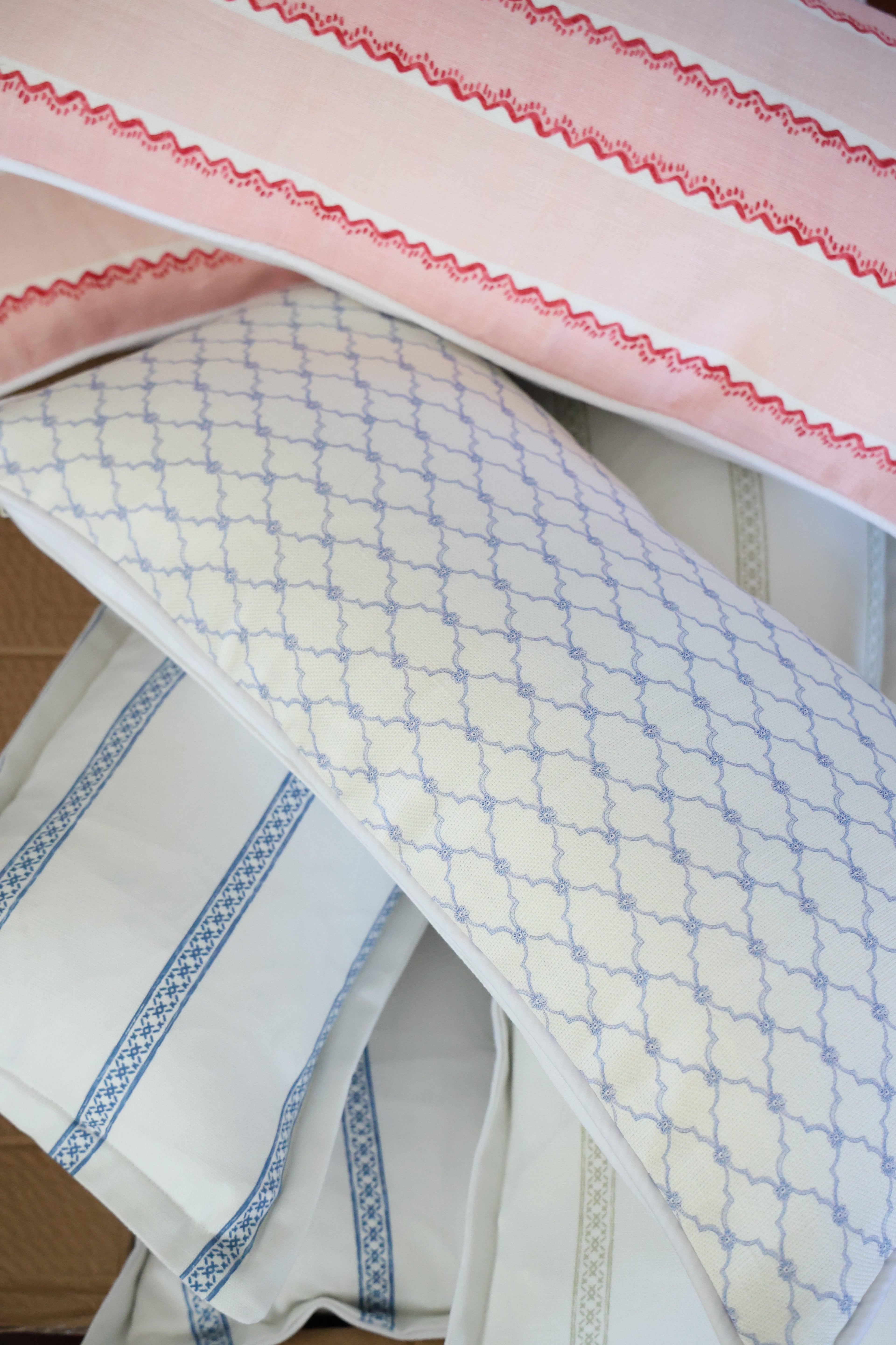 Ocre Designs 'Delft blue mini lattice linen' cushion