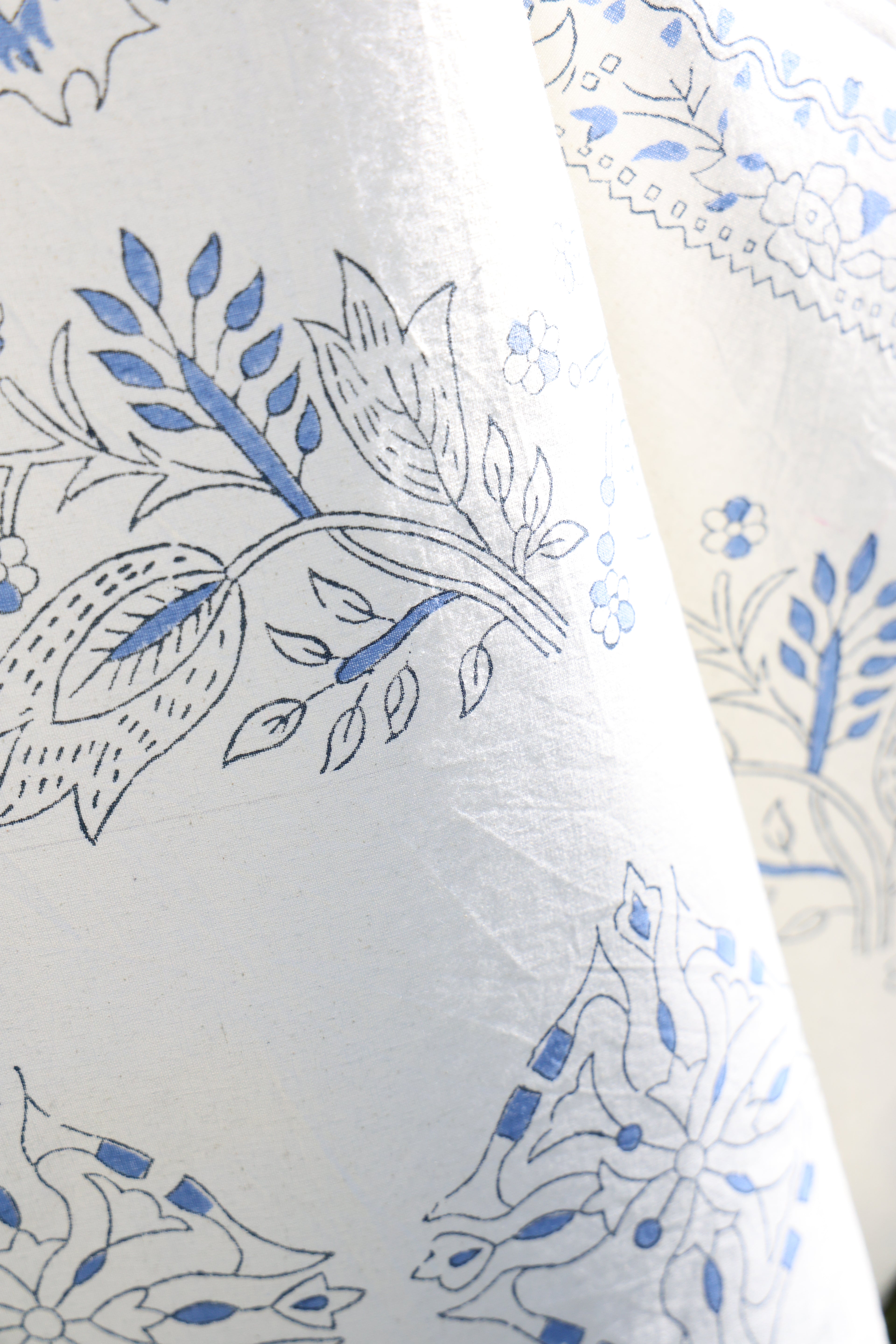 'Blue fish' tablecloth