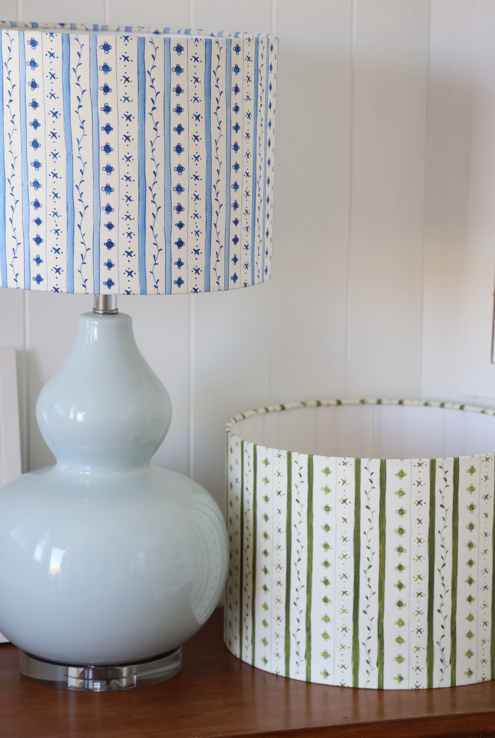 Ocre Designs 'Delft Blue Stripe linen' short and wide drum